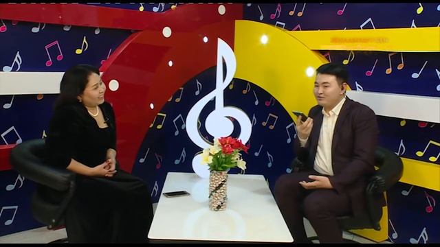 Жылдыздуу кеч: "Телевидениеде иштегениме өкүнбөйм",-дейт режиссер Асыл Апасова