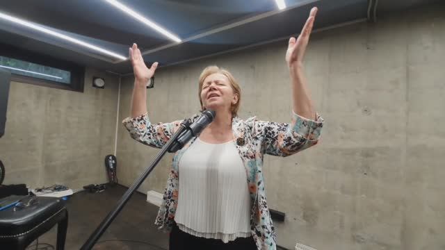 Романс. "Только раз бывает в жизни встреча". Акапелла. Татьяна Мошкова