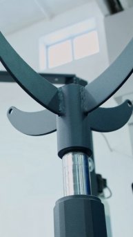Гидравлическая стойка поднимает до 1000 кг, плавный ход, мобильность. Всё для удобной работы! 🚗