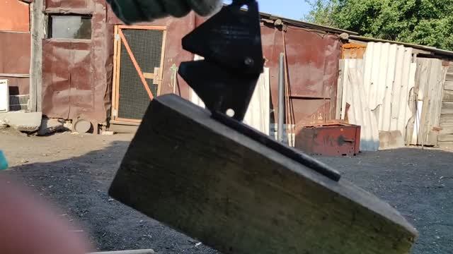 Приспособление для обрезки чеснока.
