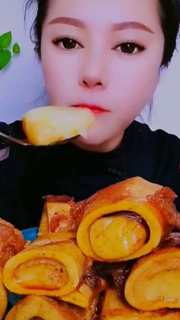 Eating big marrow Mukbang