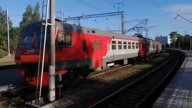 ЭД9М-0047. Прибывает из Свири.  ТЭП70-... Идёт в парк на отдых. Петрозаводск.