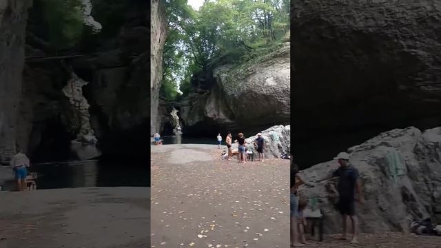 Хаджохская Теснина река  белая
