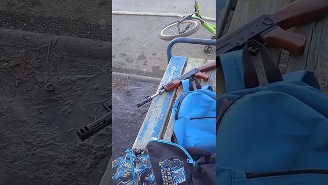 Шок! Влад розбил свой игрушечный ak 47 потому что