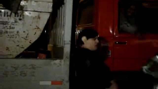 Freddy Mercury Prateado Zuando com Caminhoneiro