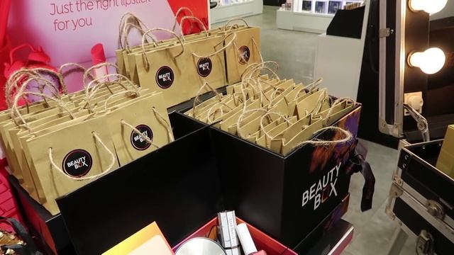 GET READY & WORKSHOP CÙNG CHỊ LY PRETTY.MUCH & BEAUTY BOX | VLOG 3 | POM SHOW