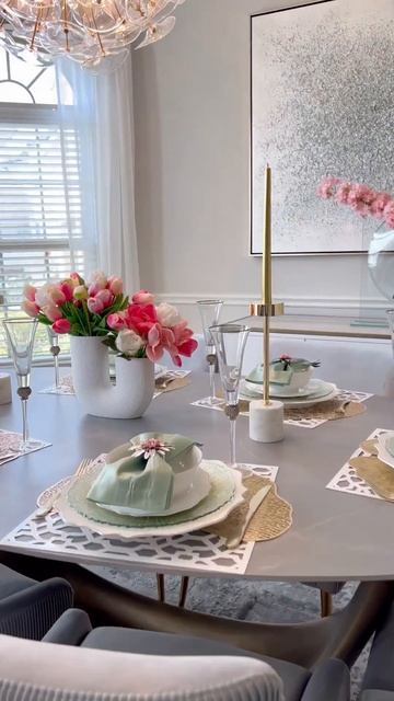 Spring Florals! What’s your fave flowers? #springdecor #springdecorideas #homedecor #homedecorideas