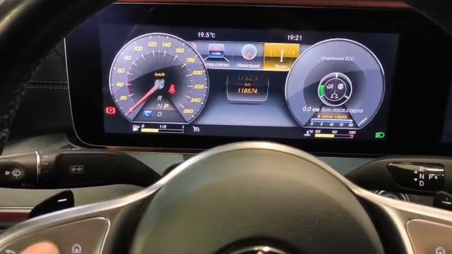 Видео от дилера Mercedes-Benz