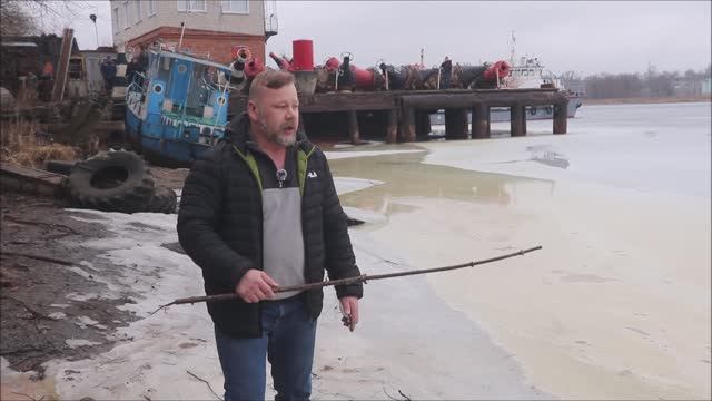 На Кинешемке поверх льда произошёл разлив горюче-смазочных материалов