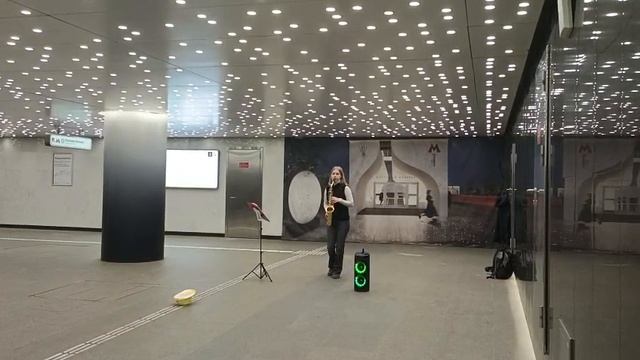 Опавшие листья на Кленовом бульваре.