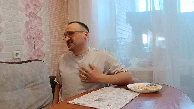 Серёга шутит над
Наденькай🤣🤣🤣