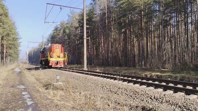 тепловоз ТЭМ18ДМ-2007 следует резервом на перегоне Ржевка - Заневский пост 1
