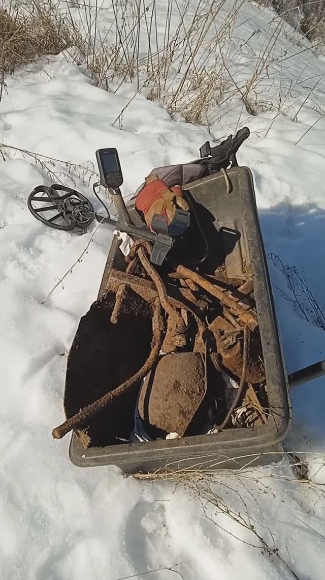 Покопал металл по насту