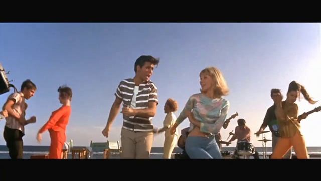 Шутливая , зажигательная  музыка под кадры фильма  Wonderful Life с Клифф Ричард и Сьюзен Хэмпшир