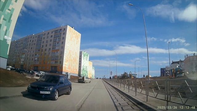 По ул. Нестора Постникова по всей улице установлены Знаки 3.28 «Стоянка запрещена».