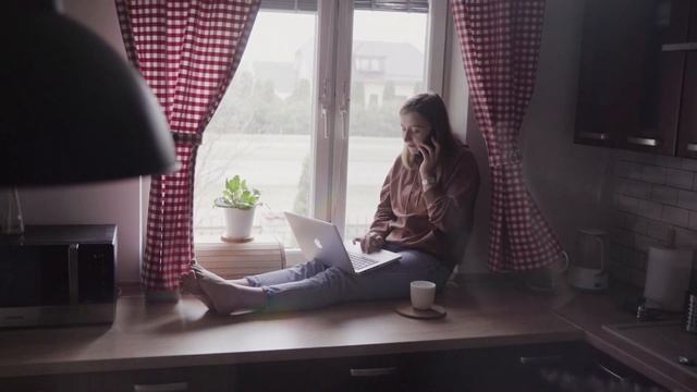 15 Light Leaks Transitions for Premiere Pro