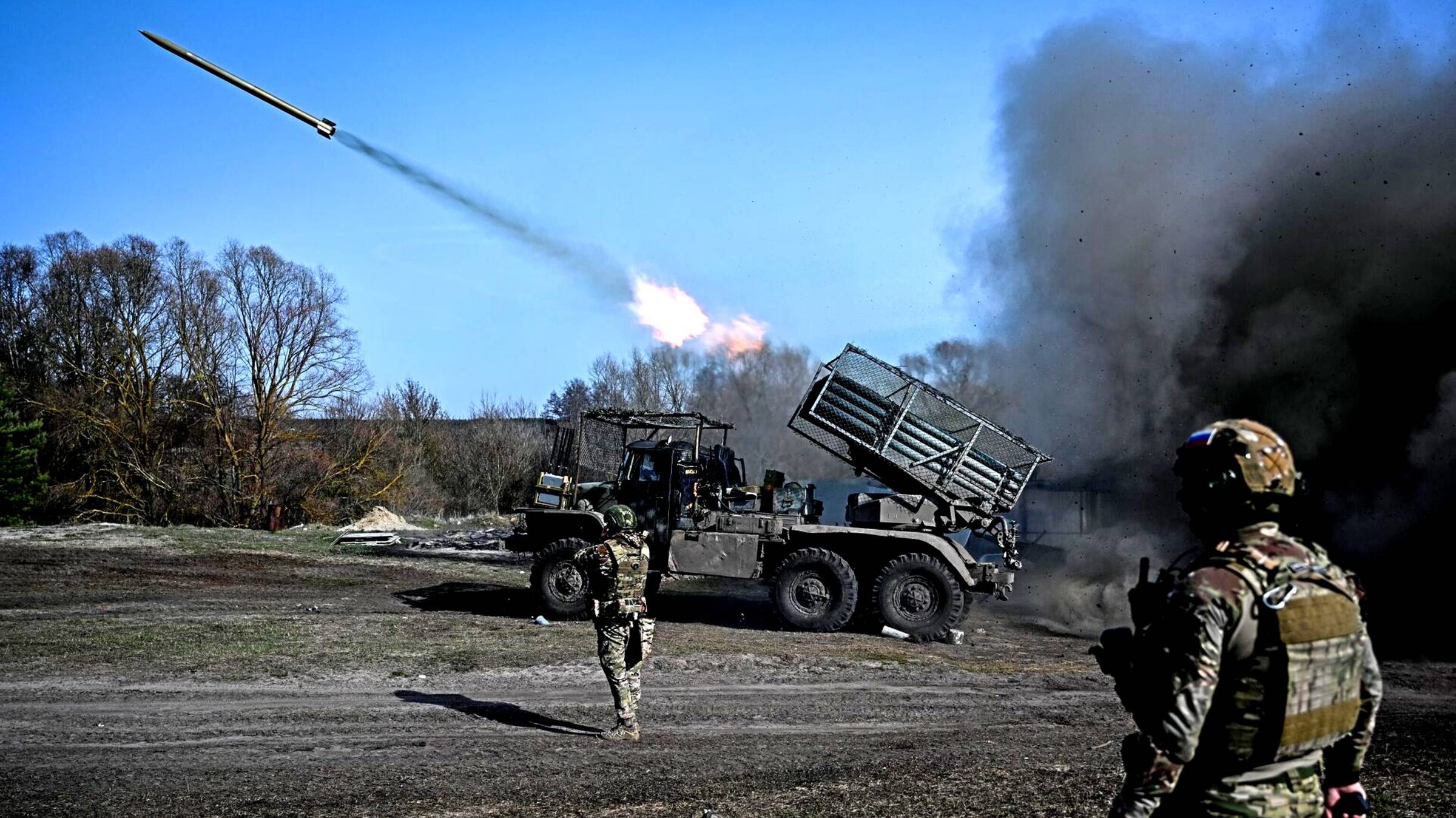 Российские военные взяли в клещи село Гуево в Курской области
