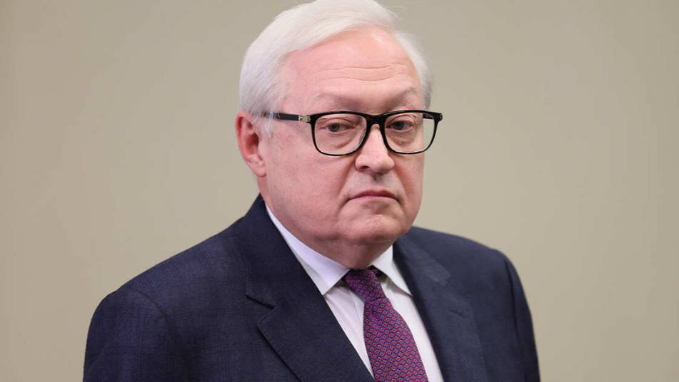 Рябков: контакты РФ и США приоткрыли окно возможностей для сосуществования стран