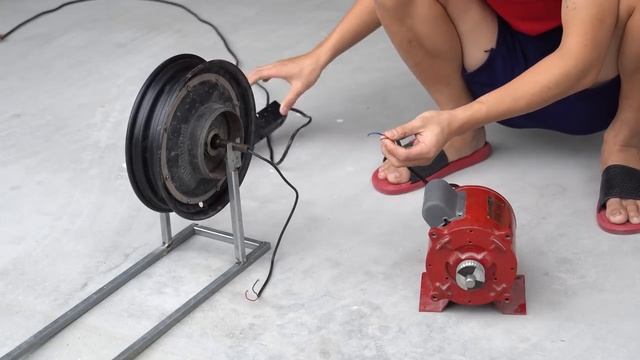 I generate 220v Cyclic Generator from electric wheels