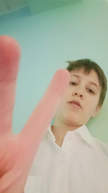 Кем работает папа Гена?