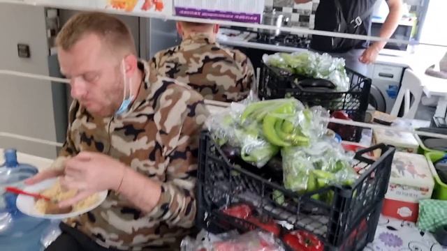Привез маме подарки из Турции