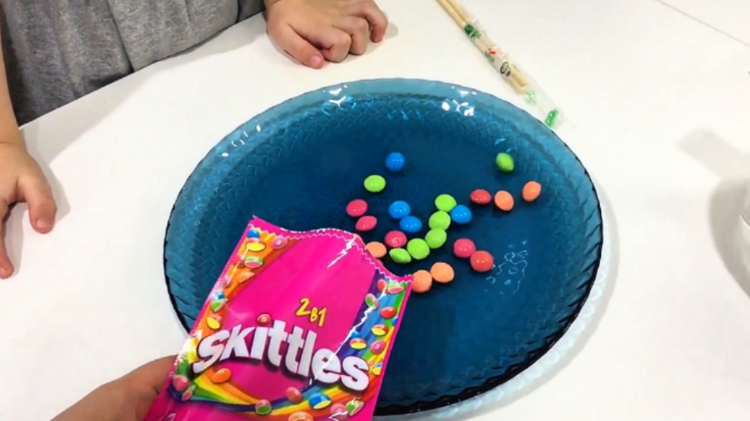 Магия вкусов: Милана и мама о составе Skittles #раскрваемсекретсостава #дети #мамадочка