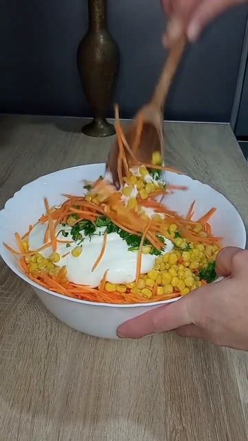 Салат из моркови и сухариков