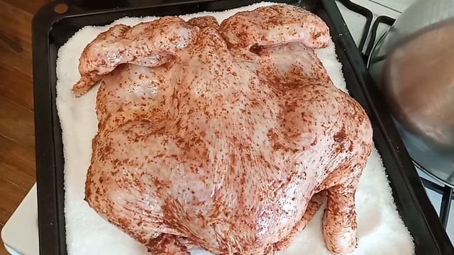Курочка в духовочке на соли.