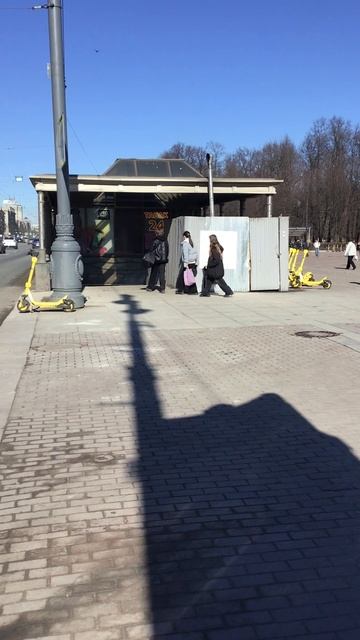 Cанкт-Петербург. 28.03.2025. Павильон станции метро «Парк Победы «