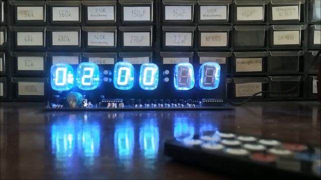 Nixie clock with 6 IV-22 VFD tubes