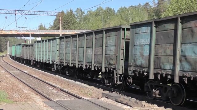 Электровоз ВЛ80С-495/348 с грузовым поездом