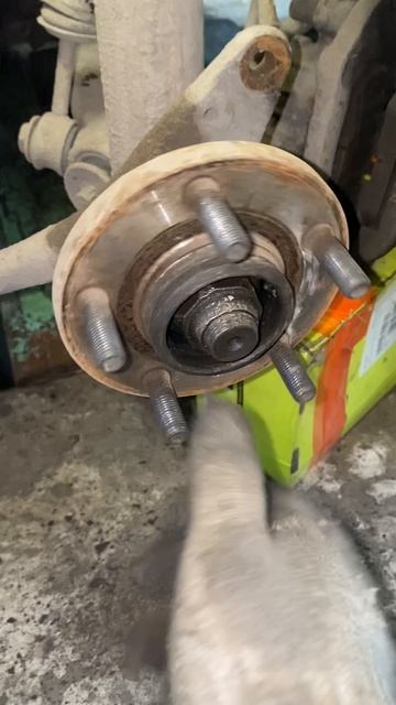 Замена передних ступиц! Volvo 740