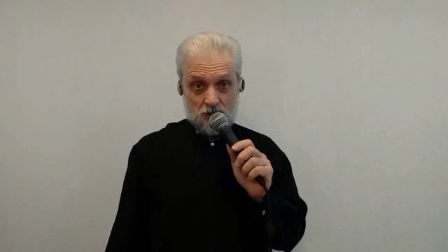Смуглянка, исполняет Пётр Таренков 
(Вариант без лишних слов))