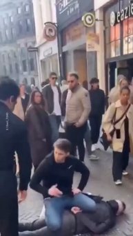 Напавший с ножом на прохожих в центре Амстердама мужчина оказался украинцем. 27 марта 2025 г.