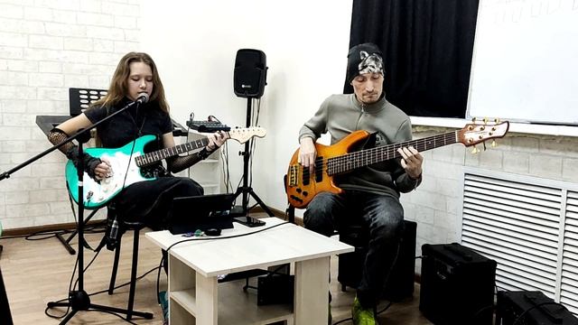 Лёха Ненавидит Фанк - Мария Петрова - Двое не спят (Сплин)