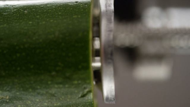 How To: Use the Spiralizing Blades with the Spiralizer Plus Attachment | KitchenAid