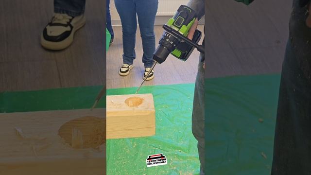 Тест шуруповёрта Greenworks 24V, 140 Нм, на разных аккумуляторах, с 55-мм перкой.