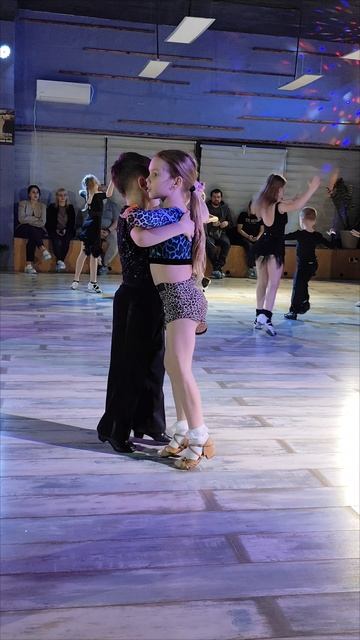 Медленный вальс 💃#dance #shorts #ballroomdance #bts #kpop #サイリウムダンサー