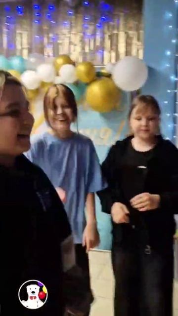 Весёлая компания, в которую попал Дюшес, поздравила с маленьким юбилеем прекрасную Мадину!