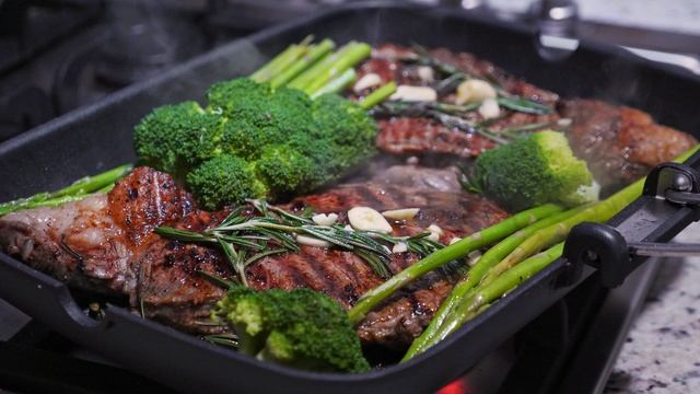 Мясо и зелень