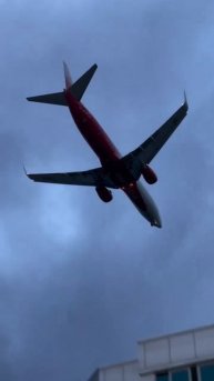 Много самолетов бывает?
#самолеты #адлер #море #трофимов #путешествия