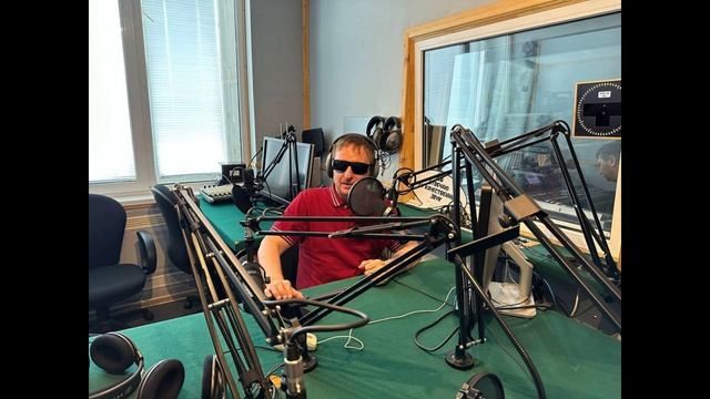 Юрий Леханов незрячий аранжировщик "Я вижу ослепительный мир" Виктора Тартанова на радио ВОС