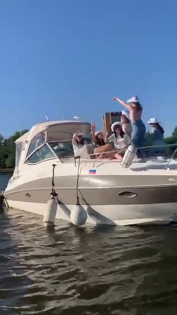 MoscowRiverTrip.ru аренда катера с капитаном в Москве