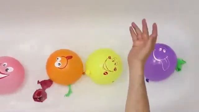 Reverse Happy Kids Развивающее видео Учим цвета Лопаем Шарики с водой Поем песню на английском 1