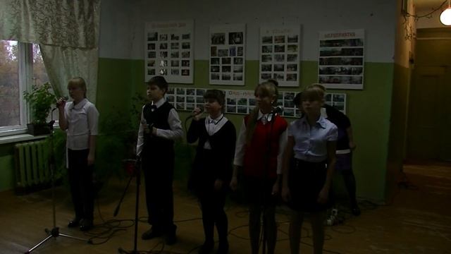 Ветеранам-учителям подарок от ансамбля "Колокольчик"