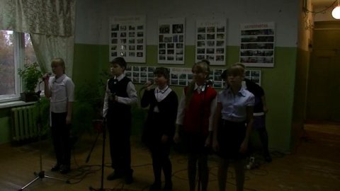 Ветеранам-учителям подарок от ансамбля "Колокольчик"