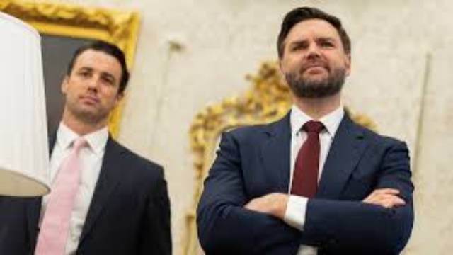 Джей Ди Вэнс о важности военной присутствия в Гренландии