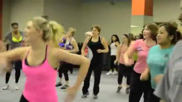 Illuminessence e-Magazine - Wendy Wolfe's ZUMBA class