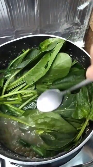 HEALTHY WAYS TO COOK SPINACH SOUP WITH MONGGO #subscribe #viral #spinach