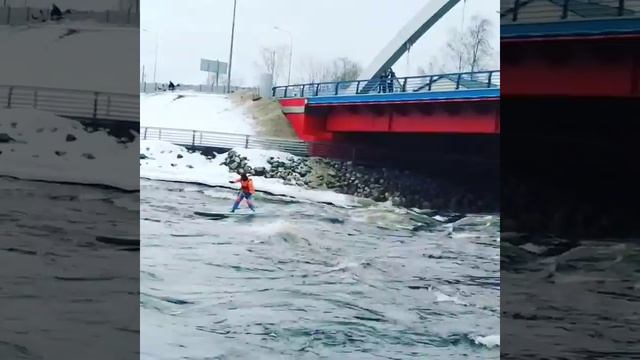 На сапе с горы в воду.mp4
